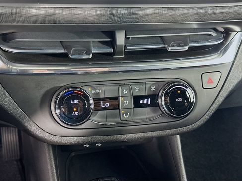 Used 2024 Buick Envista Preferred w/ Advanced Safety Package FWD image 15