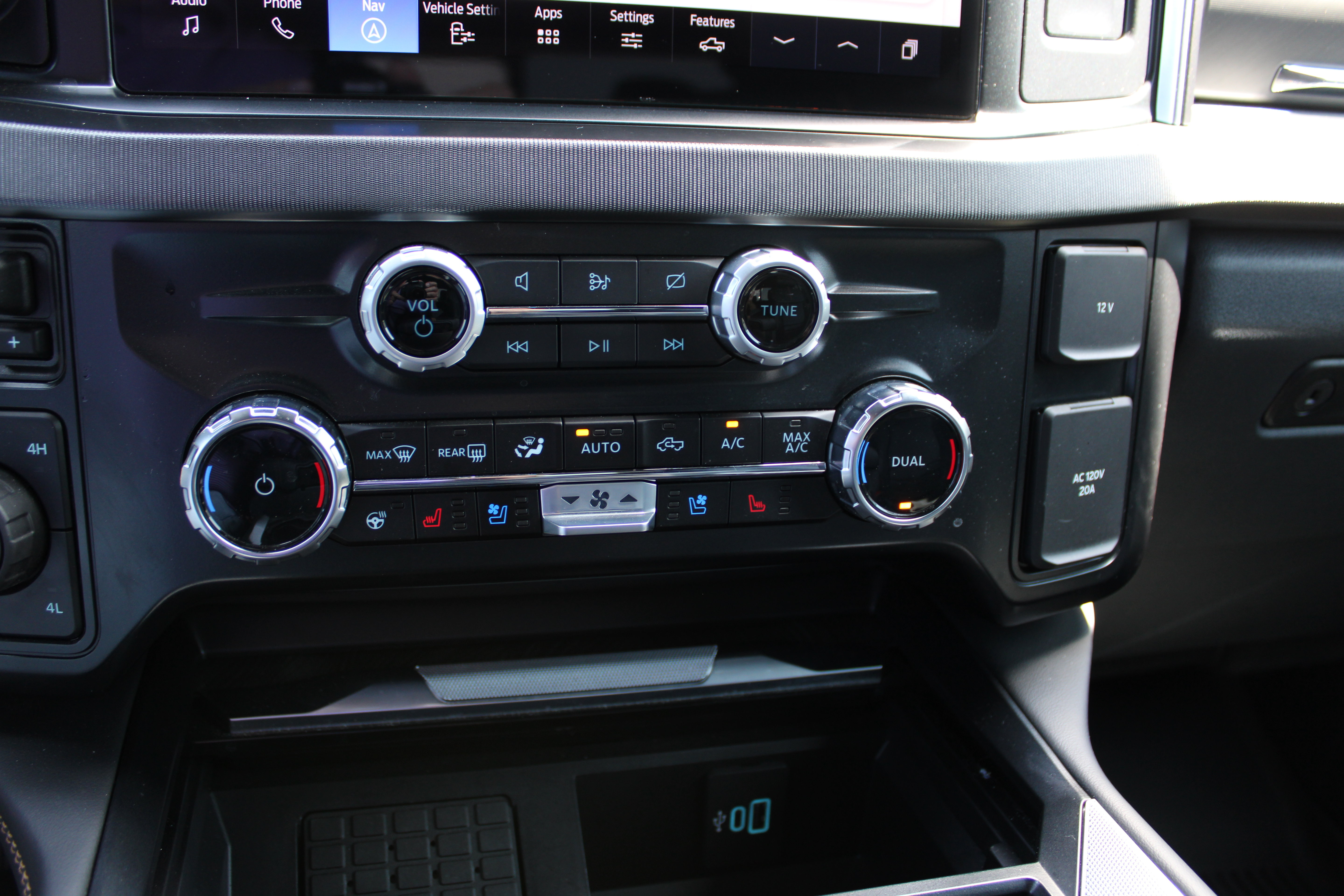 Used 2024 Ford F250 Platinum AWD/4WD image 23