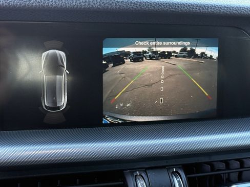 Used 2023 Alfa Romeo Stelvio Veloce image 18