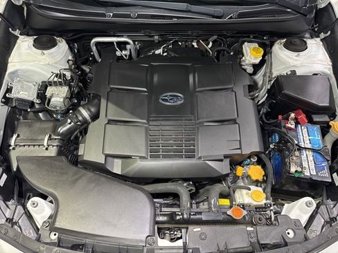 Used 2018 Subaru Outback 3.6R Limited AWD/4WD image 11