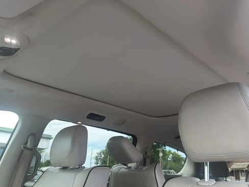 Used 2017 Chrysler Pacifica Platinum FWD image 12