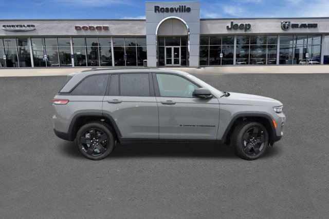 New 2027 Jeep Grand Cherokee Laredo X AWD/4WD image 2