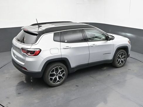 Used 2025 Jeep Compass Limited AWD/4WD image 38