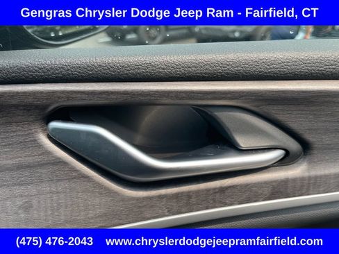 Certified 2023 Jeep Grand Cherokee Limited w/ Luxury Tech Group II AWD/4WD image 16