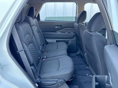 Used 2022 Nissan Pathfinder S image 35