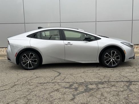 Certified 2024 Toyota Prius XLE image 40