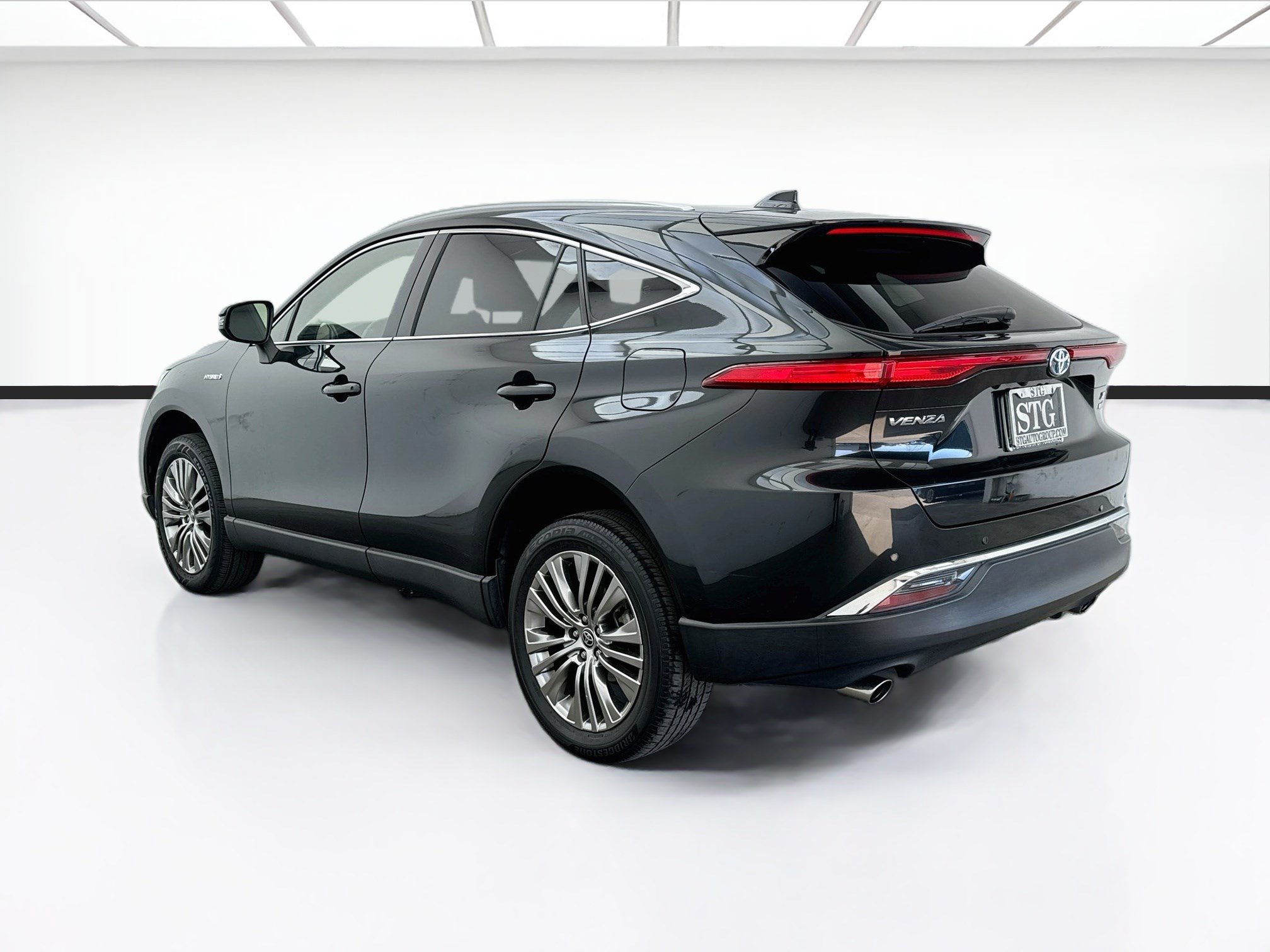 Used 2021 Toyota Venza XLE AWD/4WD image 6