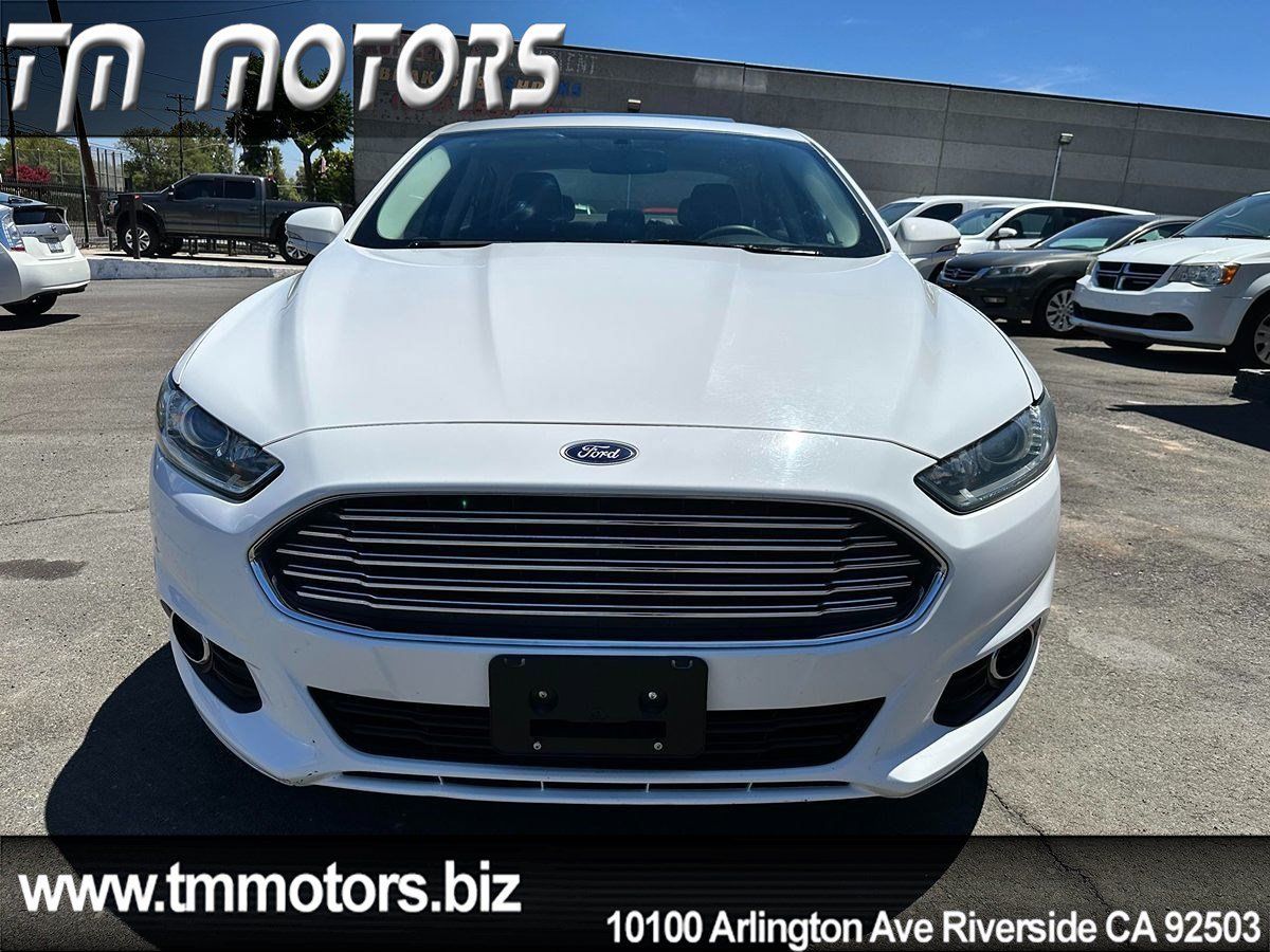 Used 2016 Ford Fusion SE w/ Equipment Group 202A FWD image 2