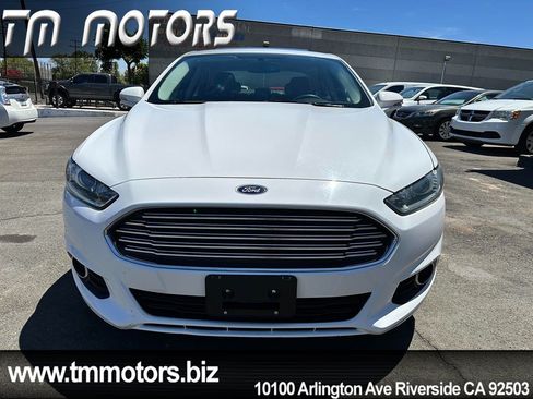 Used 2016 Ford Fusion SE w/ Equipment Group 202A FWD image 2