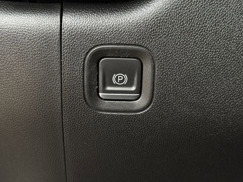 Used 2022 Chevrolet Silverado 1500 Custom image 22