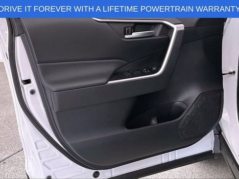 Used 2025 Toyota RAV4 XLE Premium image 23