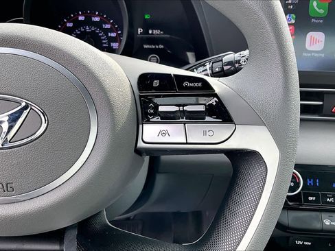 Used 2021 Hyundai Elantra SEL image 22