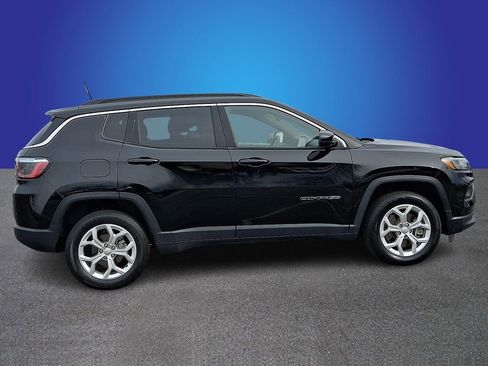 Used 2024 Jeep Compass Latitude image 7