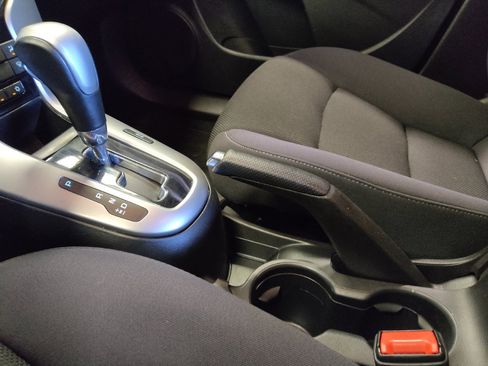 Used 2014 Chevrolet Cruze LT w/ Technology Package FWD image 26