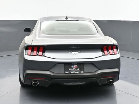 Used 2025 Ford Mustang Coupe image 7