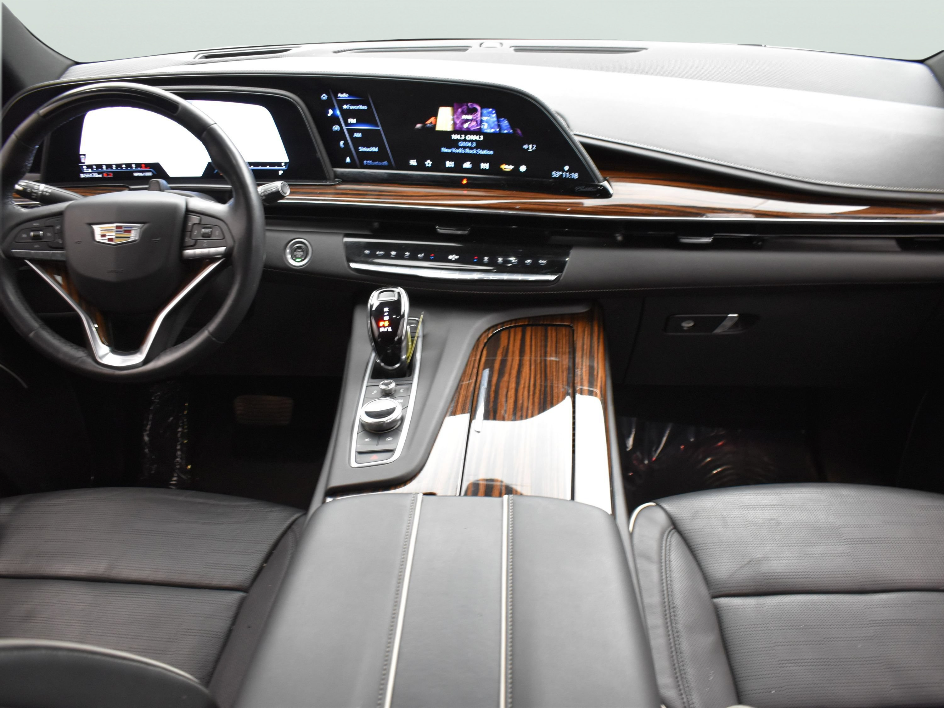 Used 2022 Cadillac Escalade Premium Luxury AWD/4WD image 28