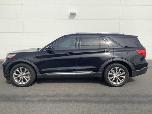 Used 2020 Ford Explorer Limited AWD/4WD image 2