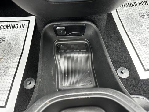 New 2026 Chrysler Pacifica Select w/ S Appearance Package image 32