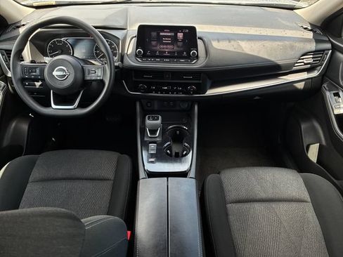 Used 2024 Nissan Rogue SV FWD image 9