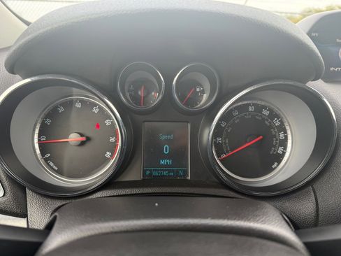 Used 2013 Buick Encore Premium image 32