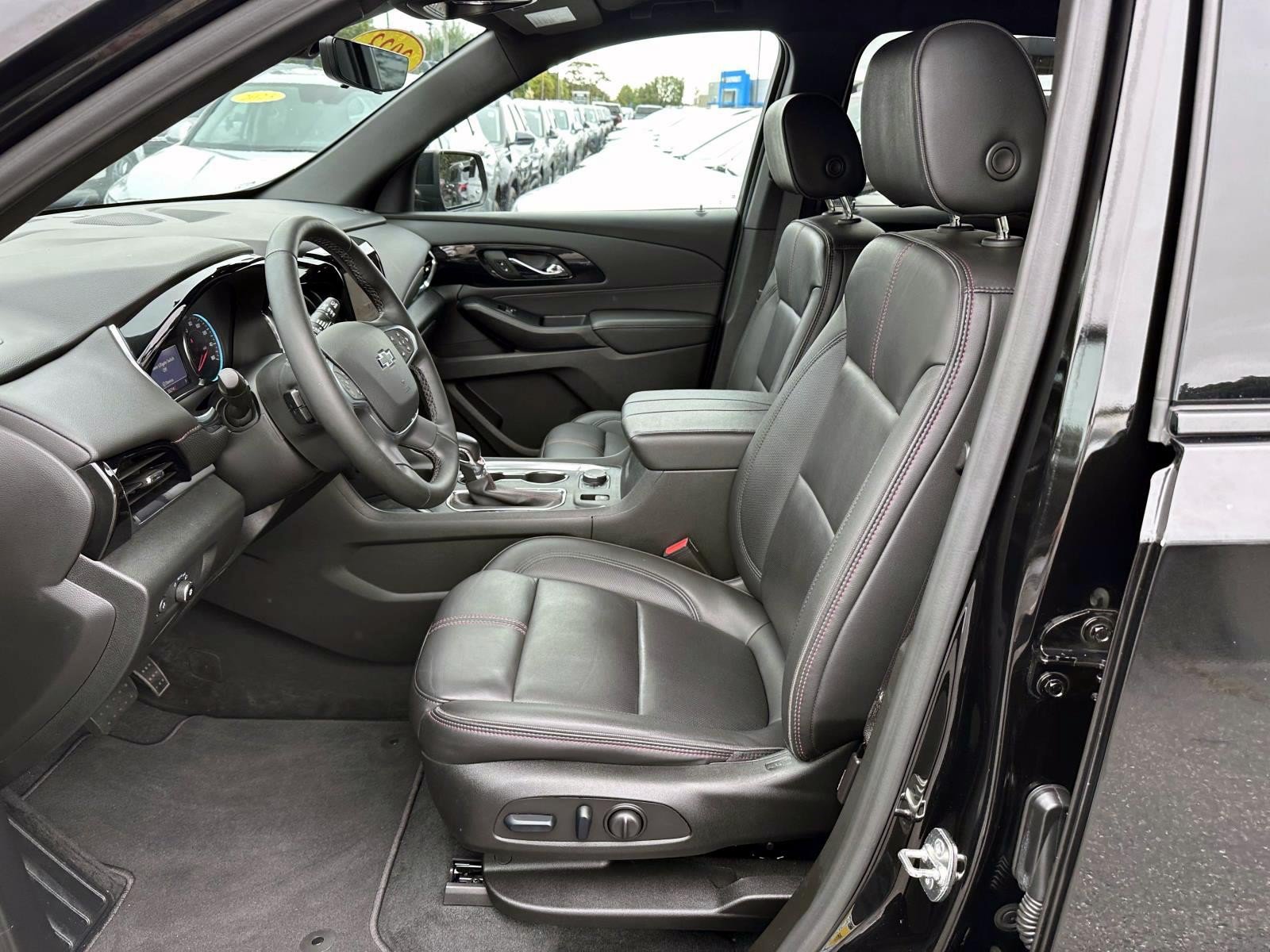 Used 2023 Chevrolet Traverse RS AWD/4WD image 11