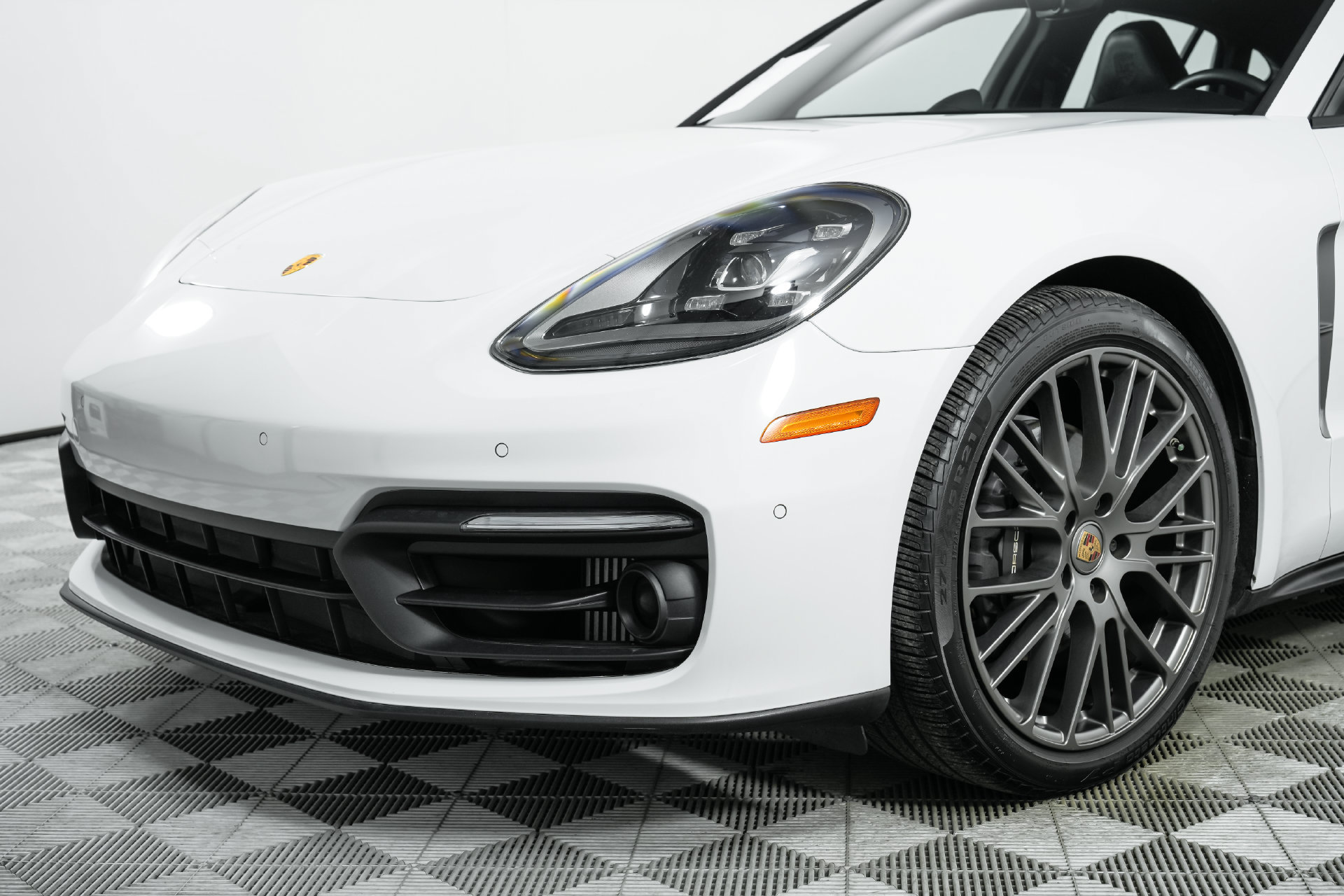 Used 2023 Porsche Panamera Platinum Edition RWD image 65