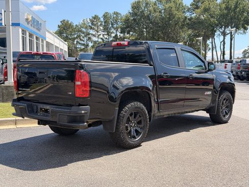 Used 2022 Chevrolet Colorado Z71 w/ Z71 Midnight Edition AWD/4WD image 12
