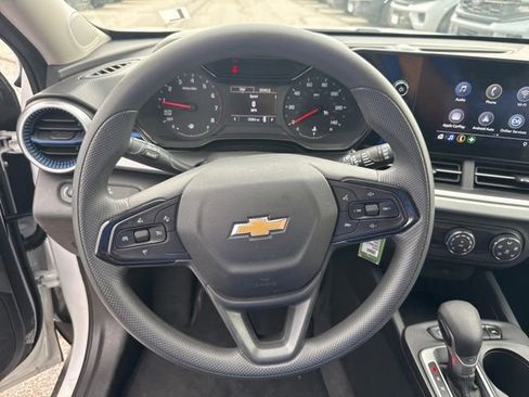 Used 2026 Chevrolet Trax LS FWD image 21
