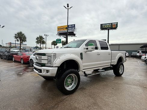Used 2019 Ford F350 Platinum w/ Platinum Ultimate Package image 9