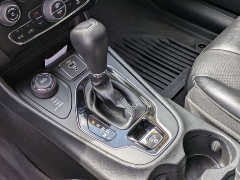 Certified 2023 Jeep Cherokee Altitude Lux w/ Mopar Interior Package AWD/4WD image 25