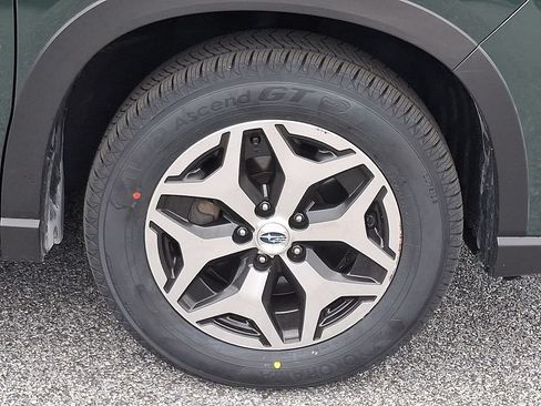 Certified 2023 Subaru Forester Premium AWD/4WD image 9
