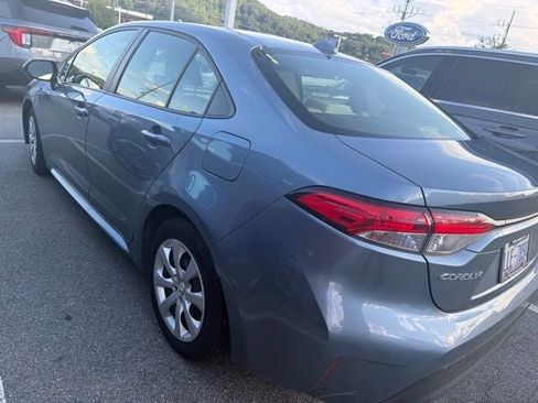 Used 2025 Toyota Corolla LE FWD image 10