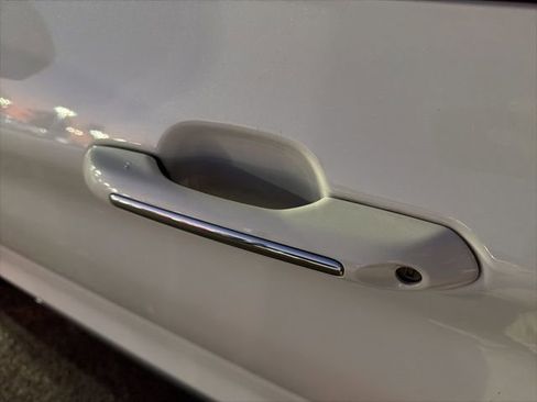 Certified 2022 Ford Explorer Limited w/ Limited Technology Package image 24