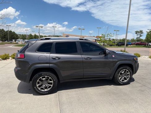 Used 2020 Jeep Cherokee Trailhawk w/ Cold Weather Group AWD/4WD image 9
