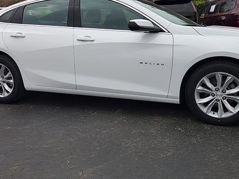 Used 2025 Chevrolet Malibu LT image 9