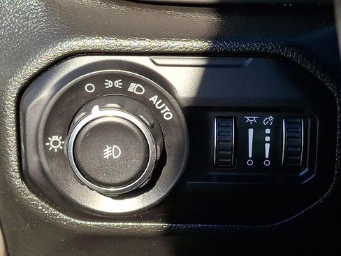 Used 2022 Jeep Wrangler Sport AWD/4WD image 24