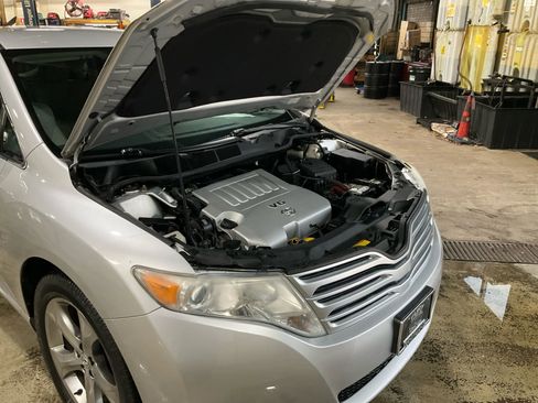 Used 2010 Toyota Venza AWD image 27