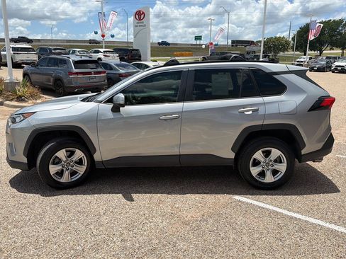 Used 2020 Toyota RAV4 XLE w/ Convenience Package FWD image 5