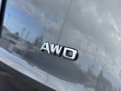 Used 2023 Nissan Rogue S AWD/4WD image 11