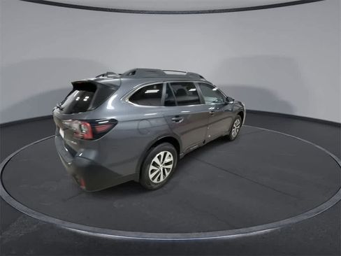 Used 2020 Subaru Outback Premium image 8