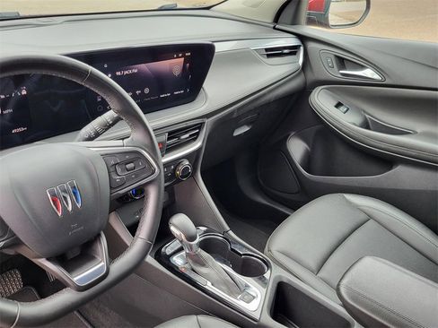 Used 2024 Buick Encore GX Sport Touring image 25