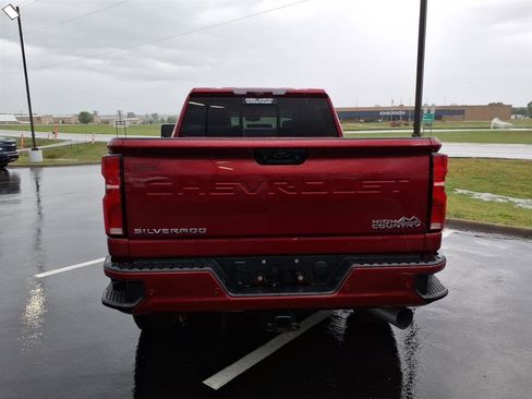 Used 2024 Chevrolet Silverado 2500 High Country w/ High Country Premium Package AWD/4WD image 4
