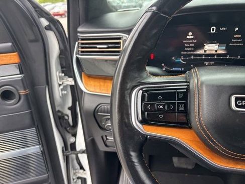 Used 2022 Jeep Grand Wagoneer Series III w/ Flexible Seating Group AWD/4WD image 18