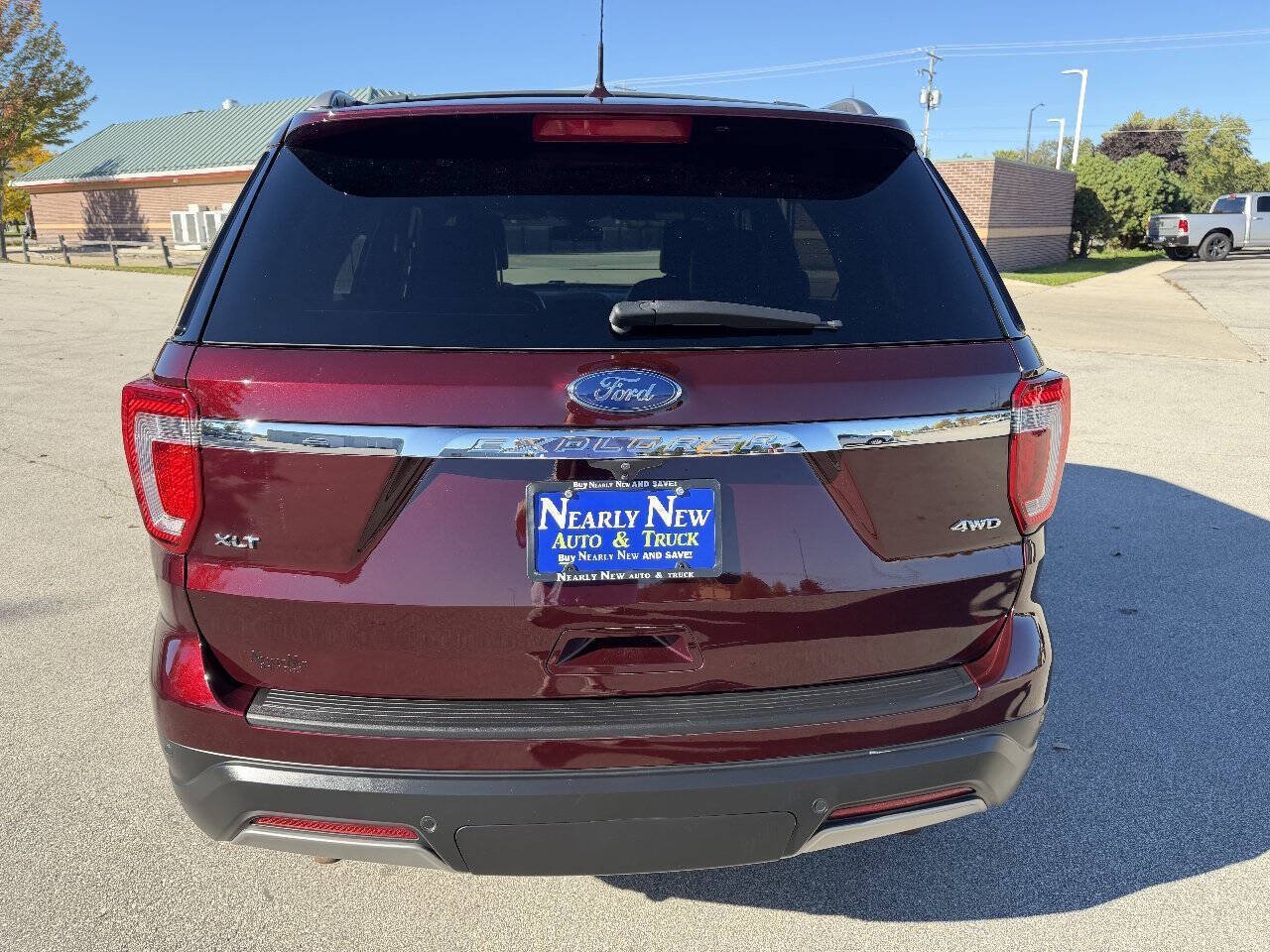 Used 2019 Ford Explorer XLT w/ Equipment Group 202A AWD/4WD image 6