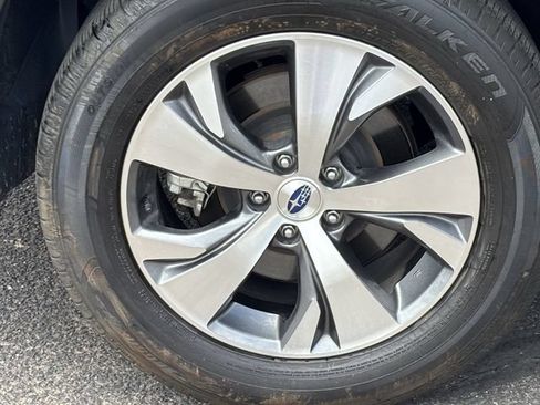 Used 2024 Subaru Ascent Premium w/ Convenience Package AWD/4WD image 9
