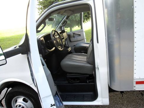 Used 2025 Chevrolet Express 3500 w/ Power Convenience Package RWD image 18