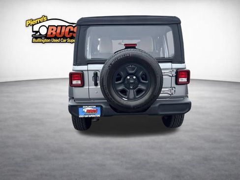 Used 2018 Jeep Wrangler Unlimited Sport AWD/4WD image 4