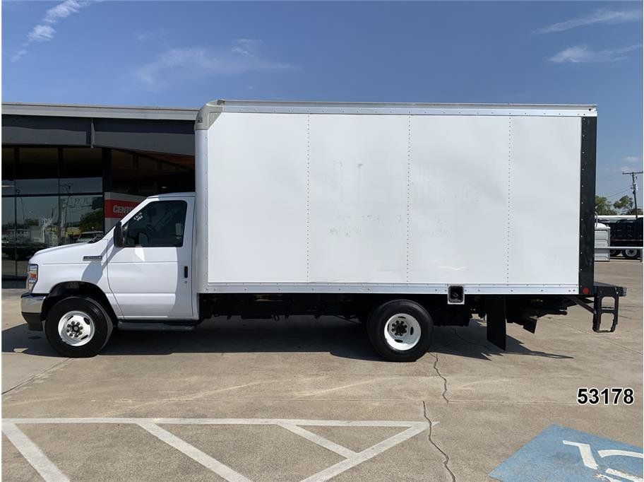 Used 2024 Ford E-450 and Econoline 450 Super Duty w/ Power Windows & Locks Group RWD image 4