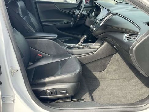 Used 2018 Chevrolet Malibu LT w/ Leather Package image 23