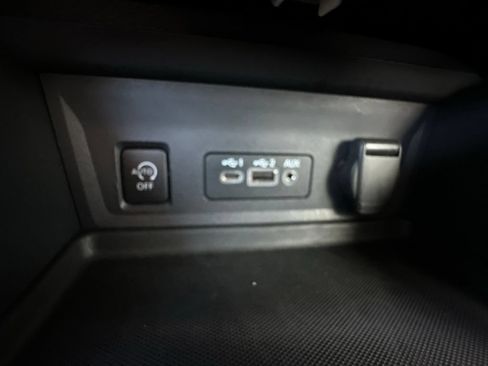 Used 2024 Nissan Sentra SV FWD image 25